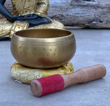 Tibetan Gong Meditation Singing Bowl Complete Set: Medium