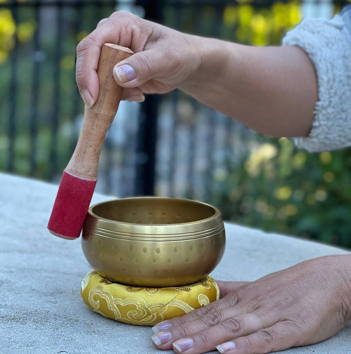 Tibetan Gong Meditation Singing Bowl Complete Set: Medium