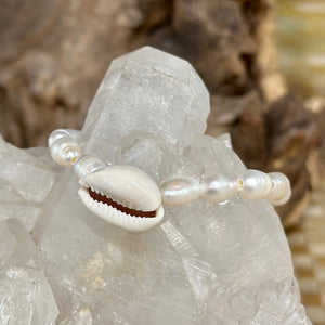 Jornada White Pearl Cowrie Bracelet
