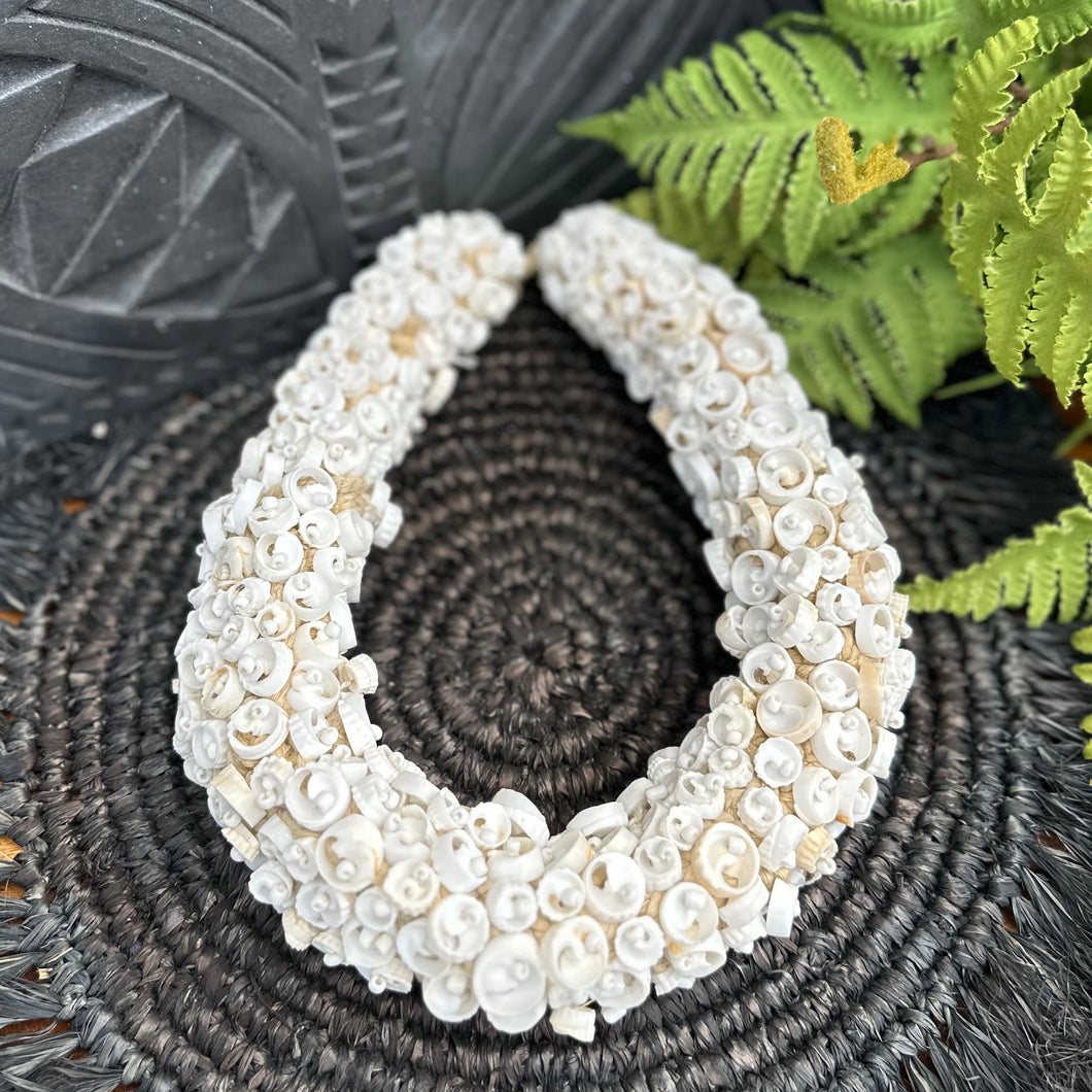 Cut Shell Lei Decor - White Bead