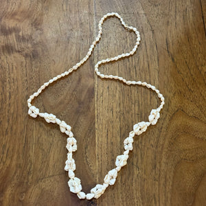 Looped Nasa Shell Lei