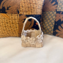 Woven tahitian lauhala basket