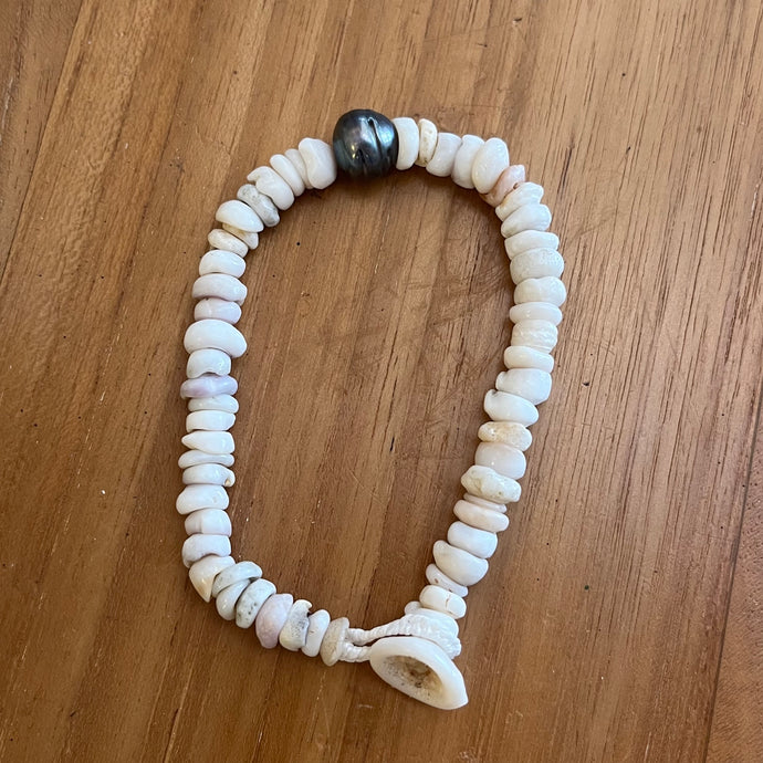 Authentic Puka Shell Bracelet with Tahitian Pearl