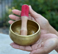 Tibetan Gong Meditation Singing Bowl Complete Set: Medium