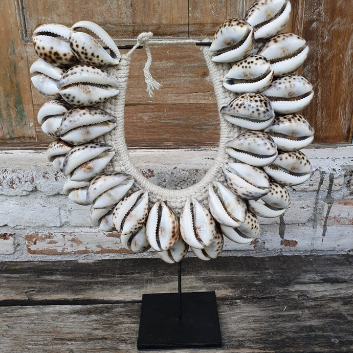 Double Layer Tiger Shell Wall Necklace